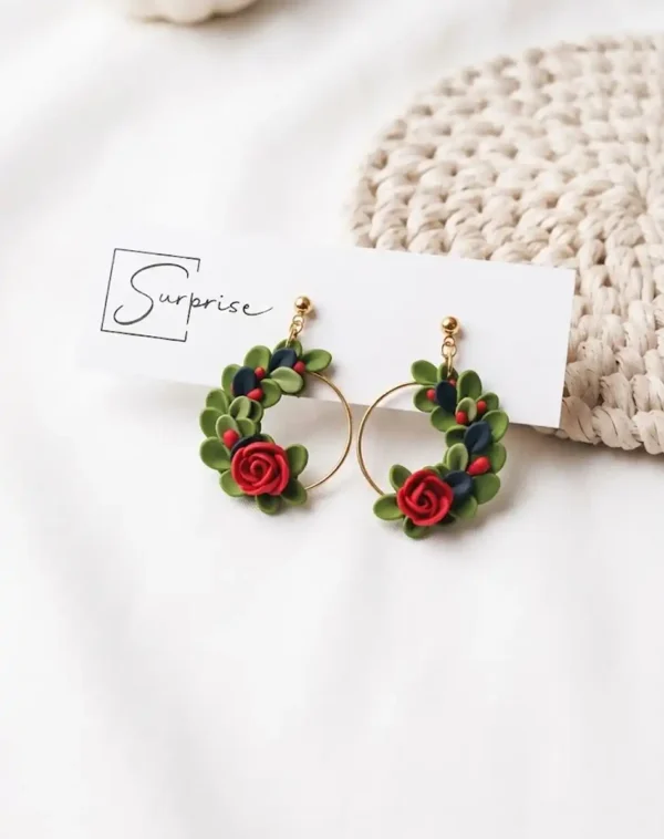 SurpriseAisle_Christmas wreath earrings 2 Christmas earrings