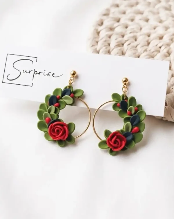 SurpriseAisle_Christmas wreath earrings Christmas earrings