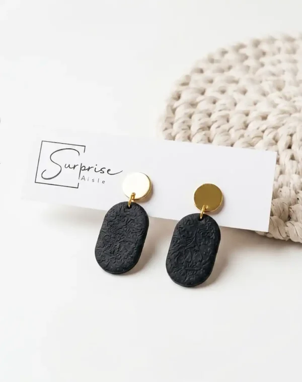 SurpriseAisle_Black & Gold Black & Gold 2