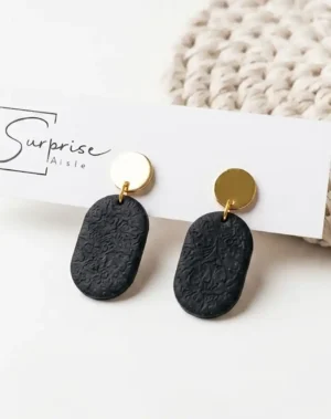 SurpriseAisle_Black & Gold2 Black & Gold 2