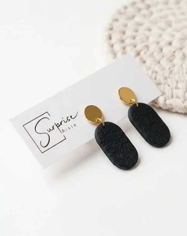 SurpriseAisle_Black & Gold3 Black & Gold 2